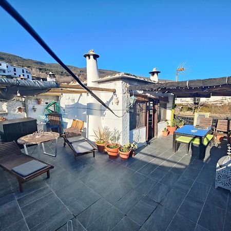 La Casa Rural De Paco Y Ana Pitres Exteriör bild